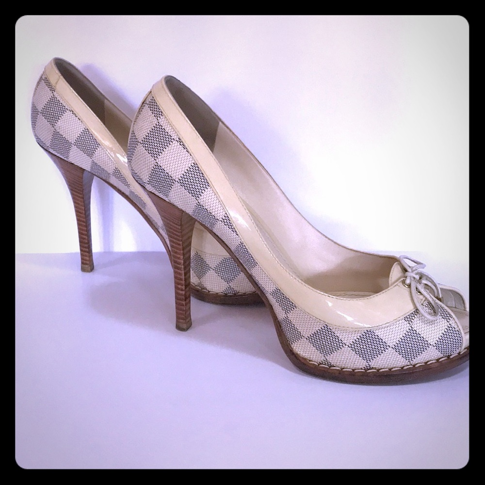 LOUIS VUITTON Patent Leather Peep Toe Pumps